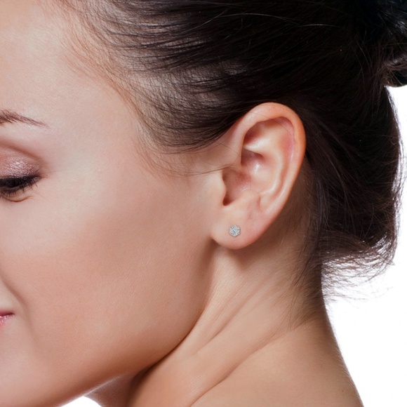 Unisex Yellow Gold Elegant Silver Flower Cute Iced Cluster Screw Back Earrings - Picture 3 of 3